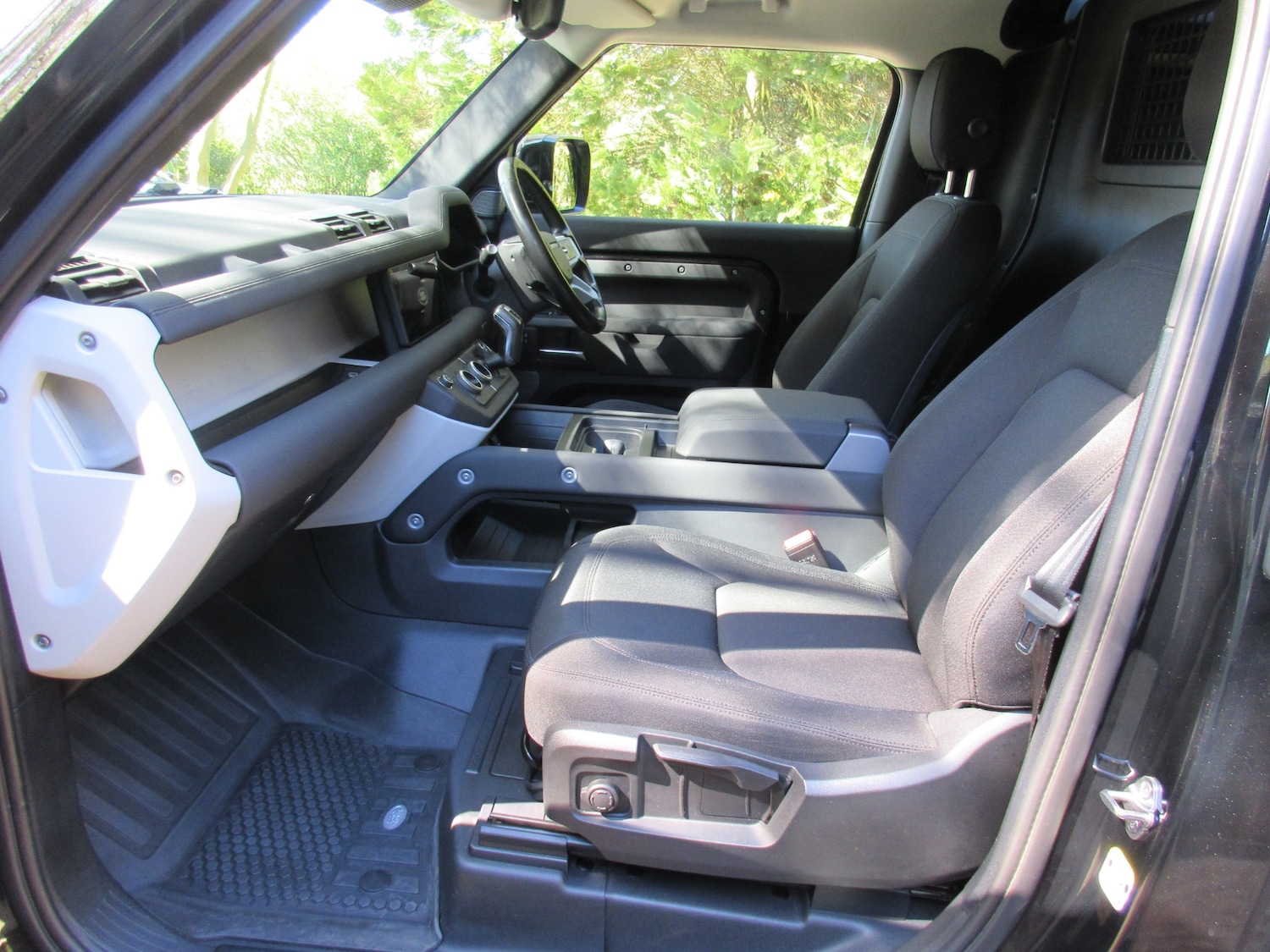 Used Land Rover Defender 2023 for sale - 78150031: Photo 13