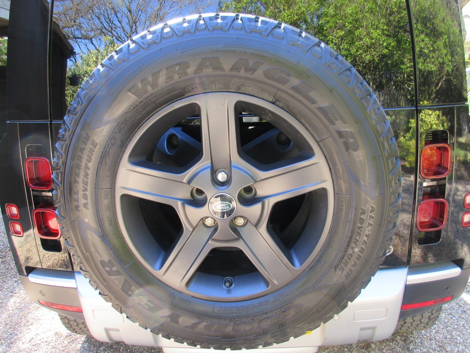 Used Land Rover Defender 2023 for sale - 78150031: Photo 8