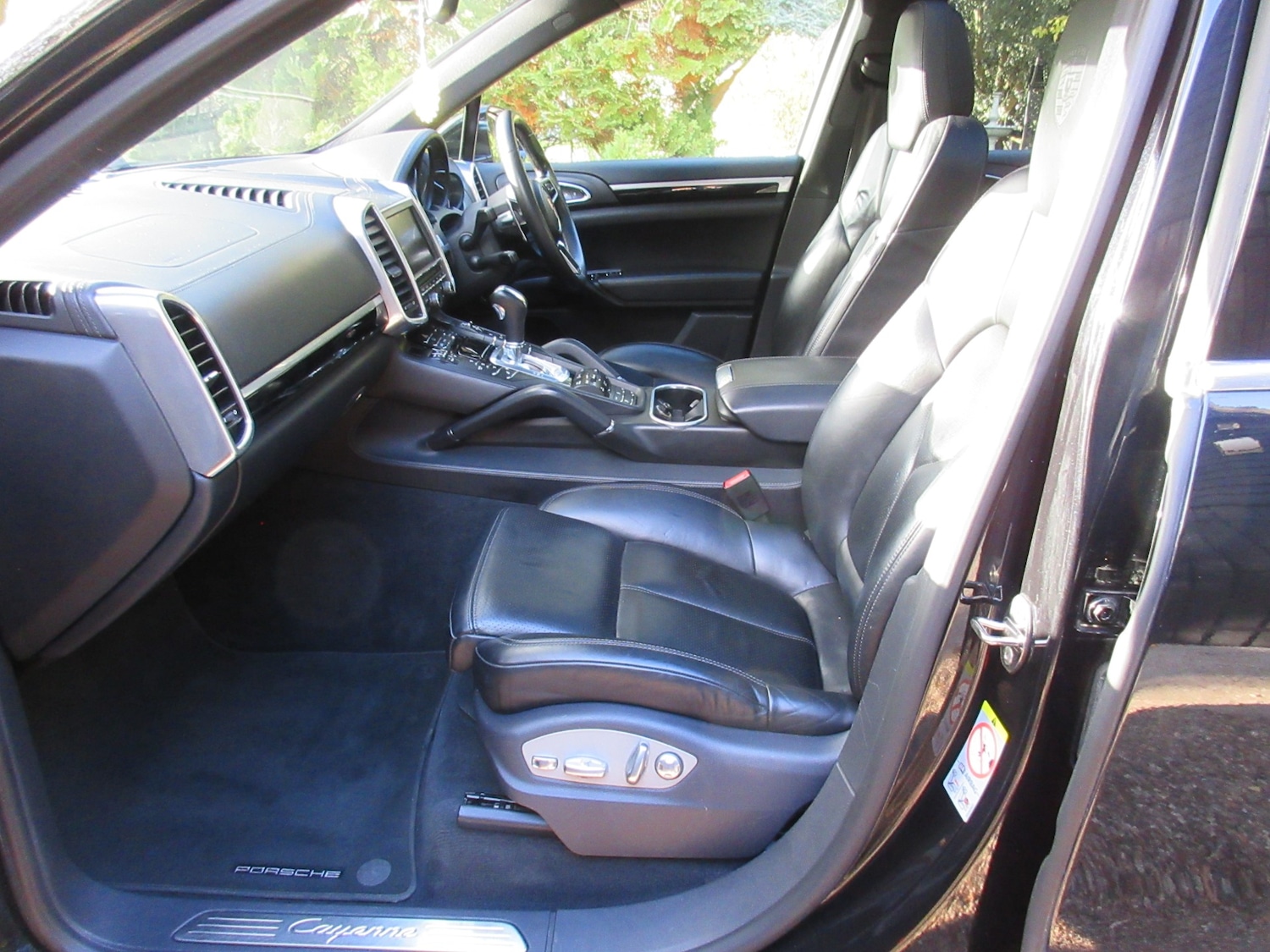 Used Porsche Cayenne 2014 for sale - 76437127: Photo 16