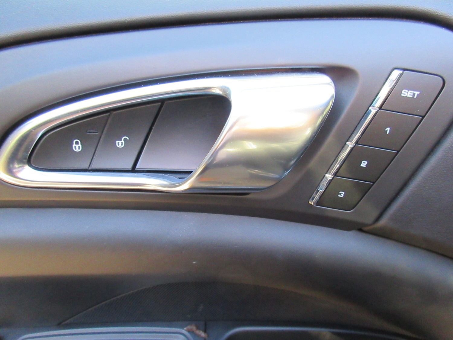 Used Porsche Cayenne 2014 for sale - 76437127: Photo 17