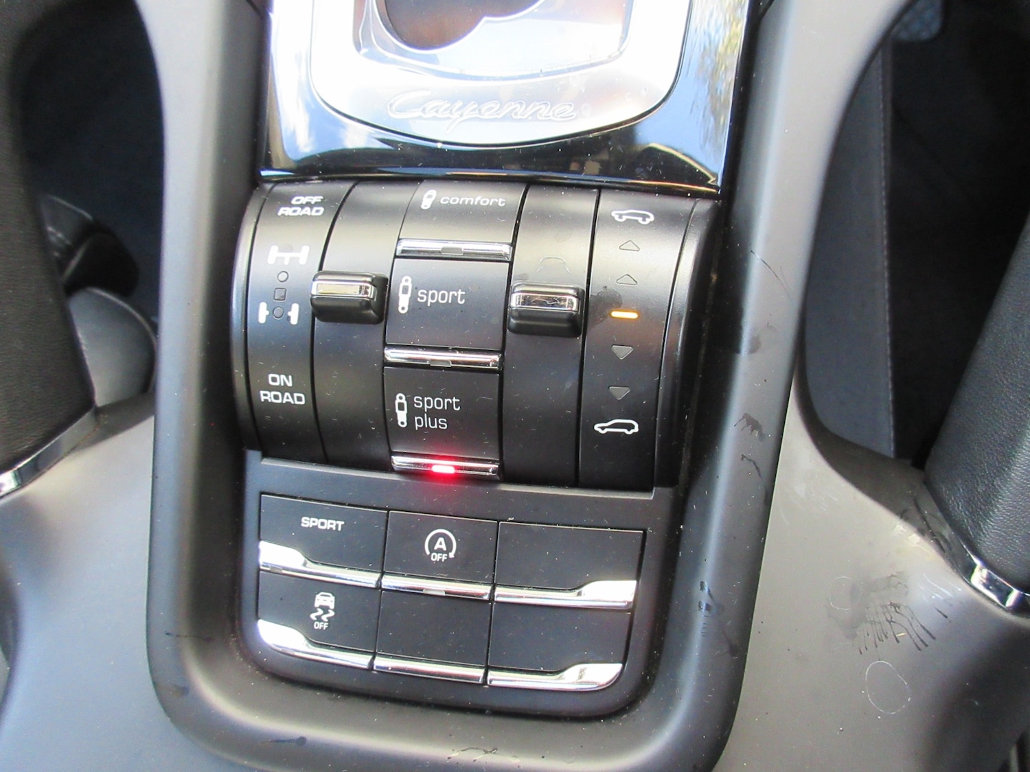 Used Porsche Cayenne 2014 for sale - 76437127: Photo 25