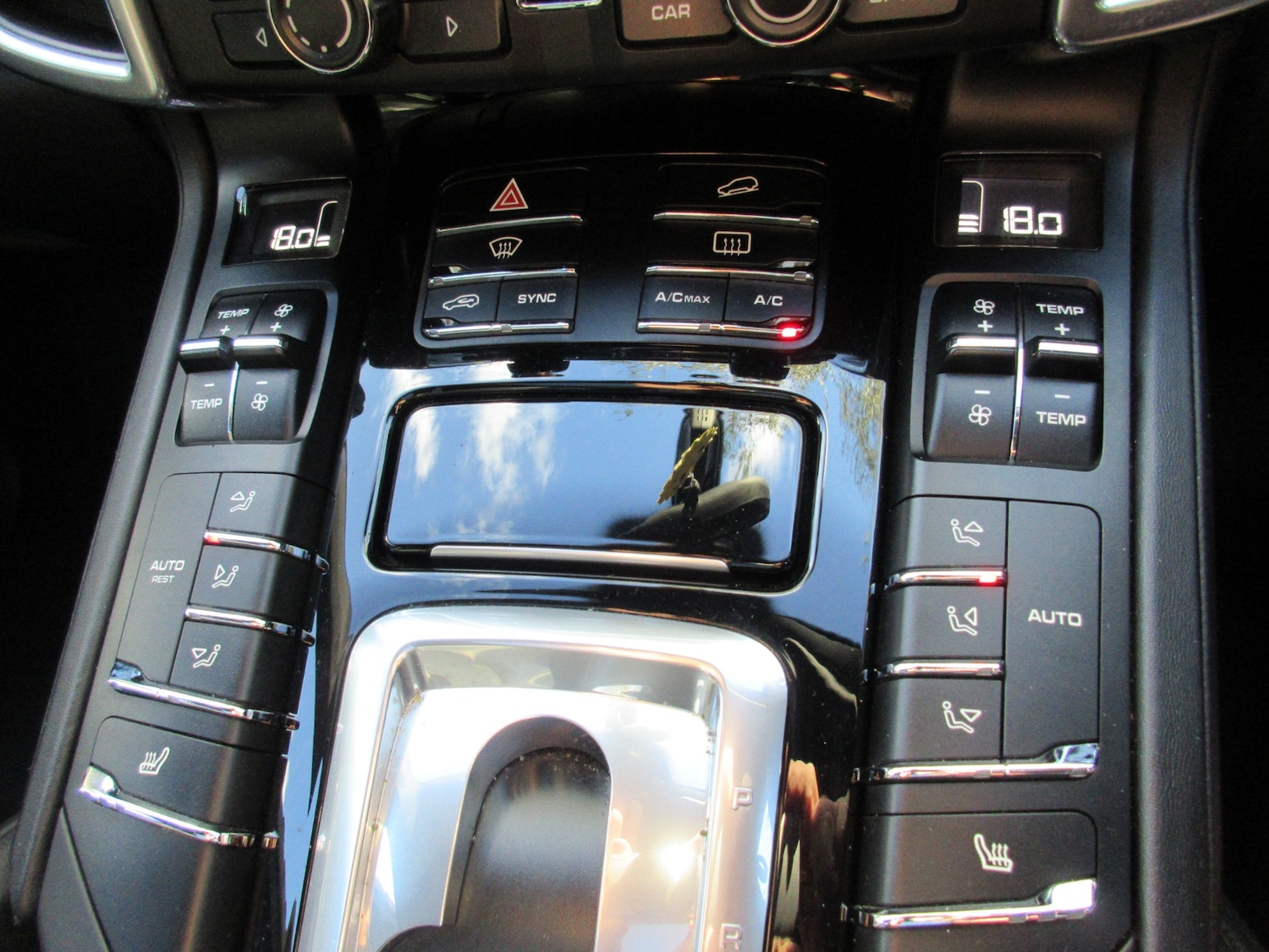 Used Porsche Cayenne 2014 for sale - 76437127: Photo 26