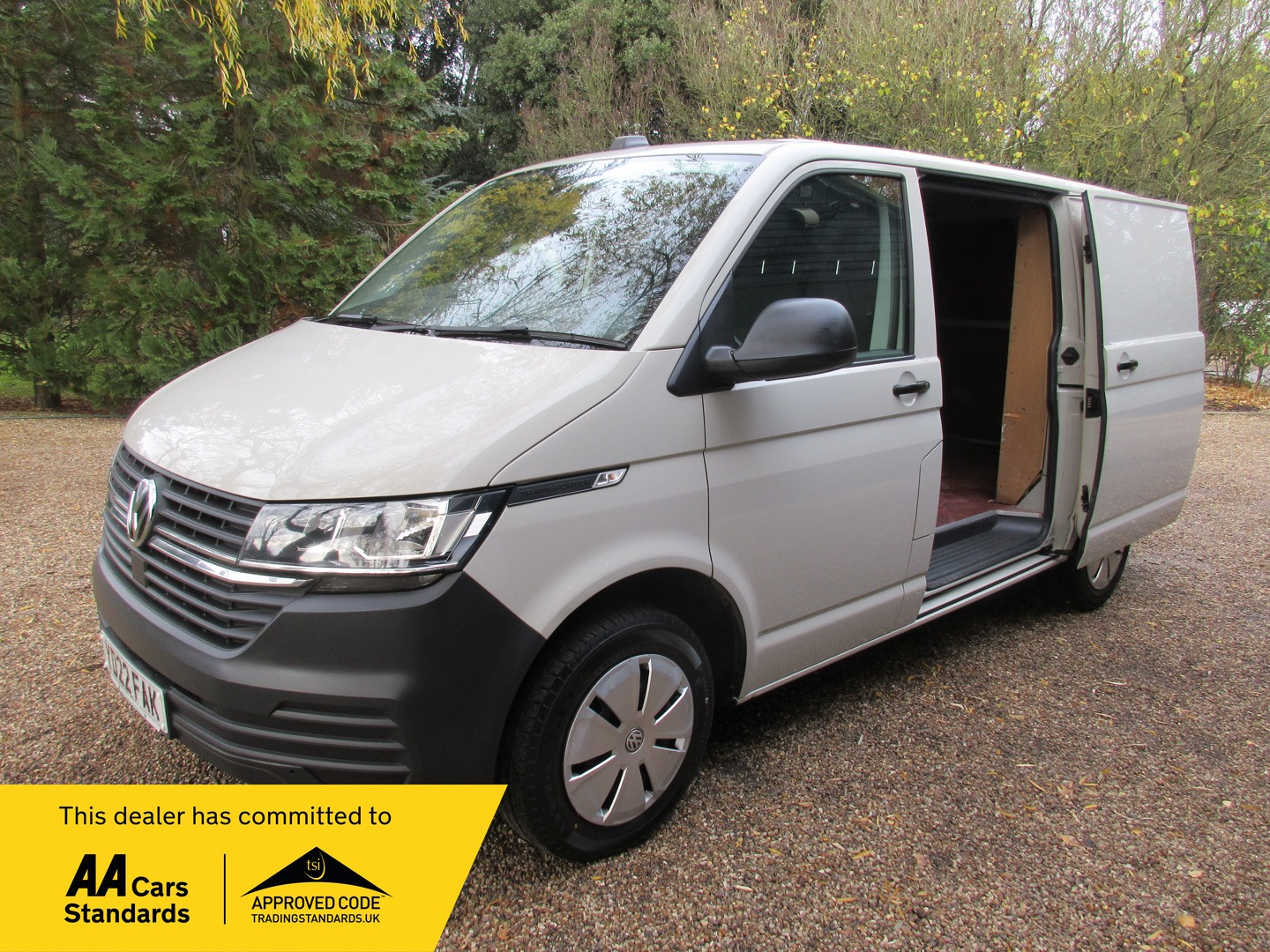 Used Volkswagen Transporter 2022 for sale - 76892633: Photo 1