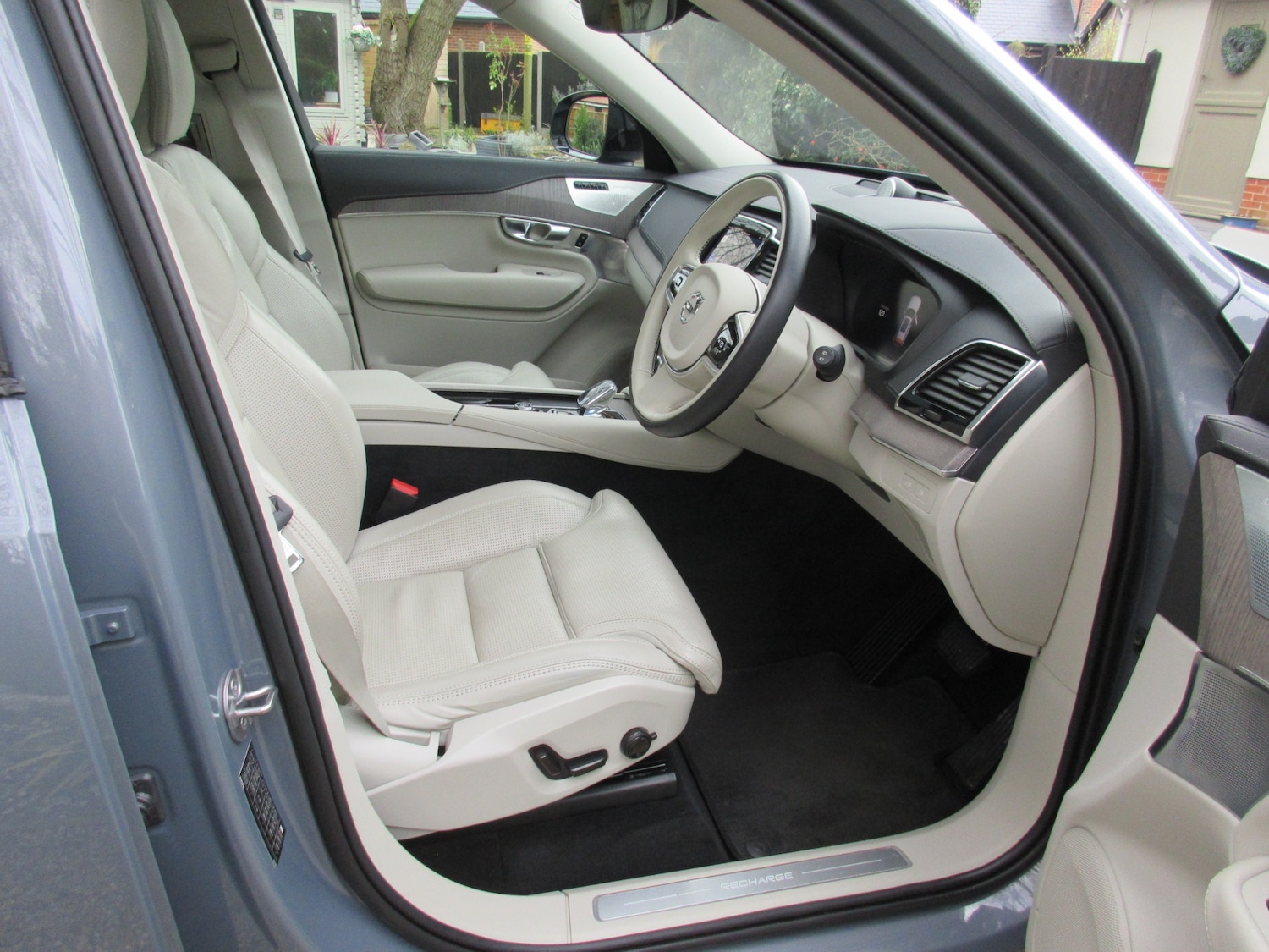 Used Volvo XC90 2023 for sale - 77829310: Photo 19