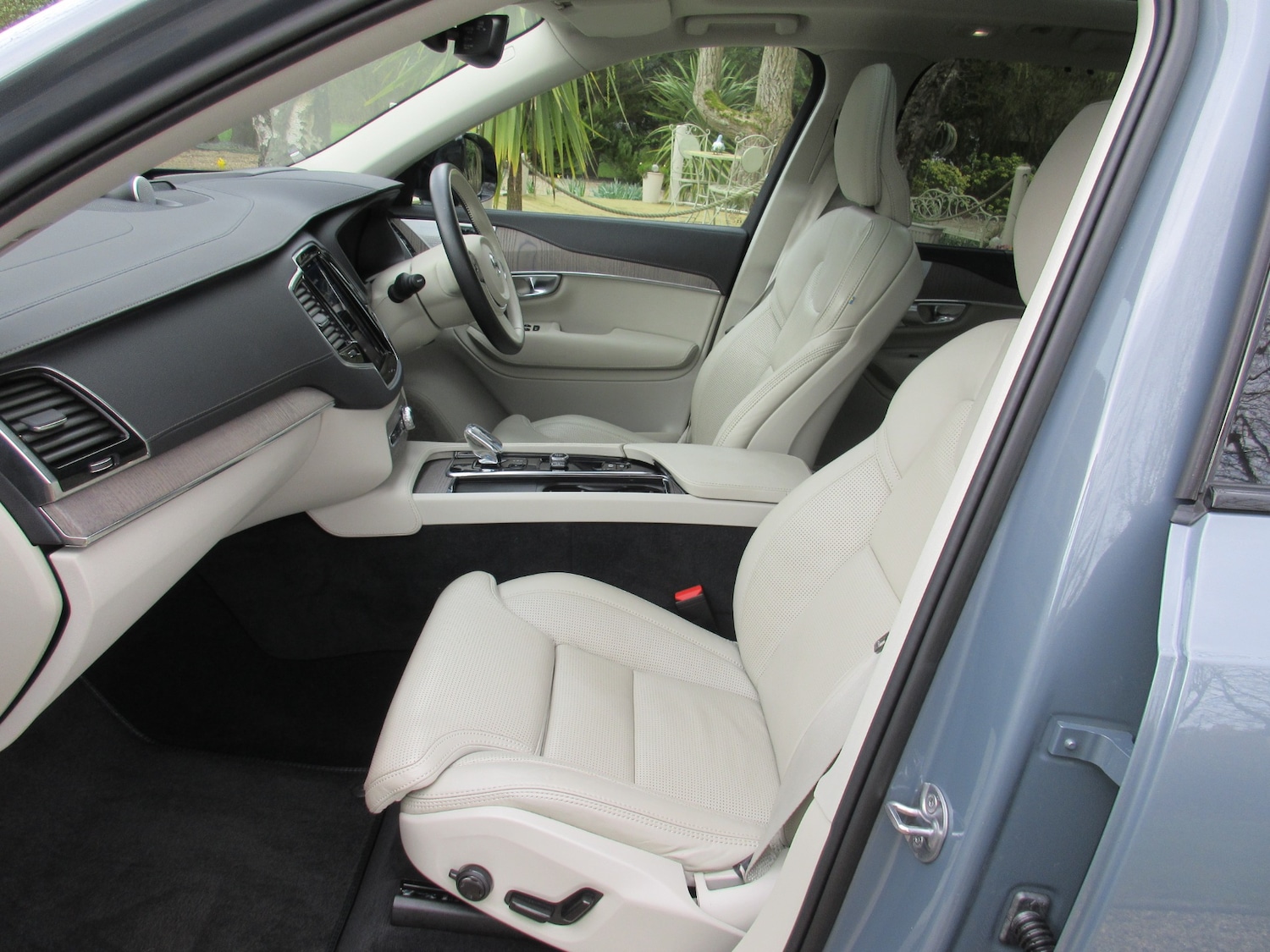 Used Volvo XC90 2023 for sale - 77829310: Photo 25