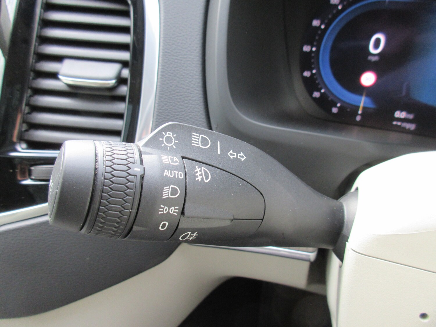 Used Volvo XC90 2023 for sale - 77829310: Photo 59