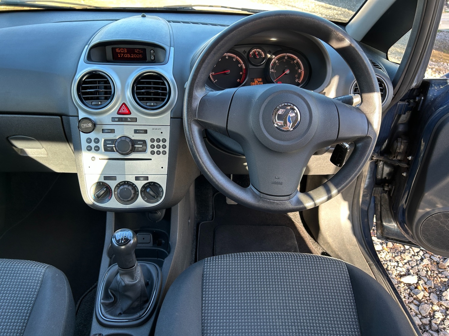 Used Vauxhall Corsa 2013 for sale - 77930606: Photo 6