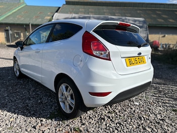 Used Ford Fiesta 2015 for sale - 76045331: Photo