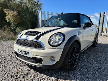 Used MINI Convertible 2011 for sale - 76067512: Photo