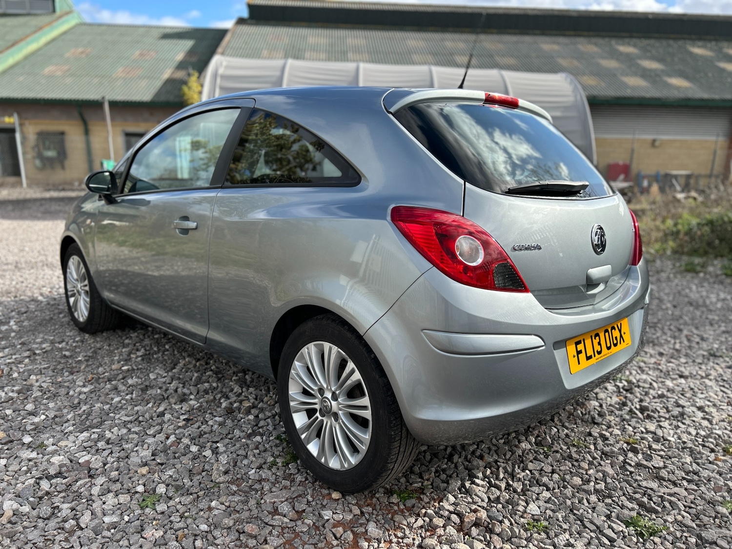 Used Vauxhall Corsa 2013 for sale - 76366755: Photo 3