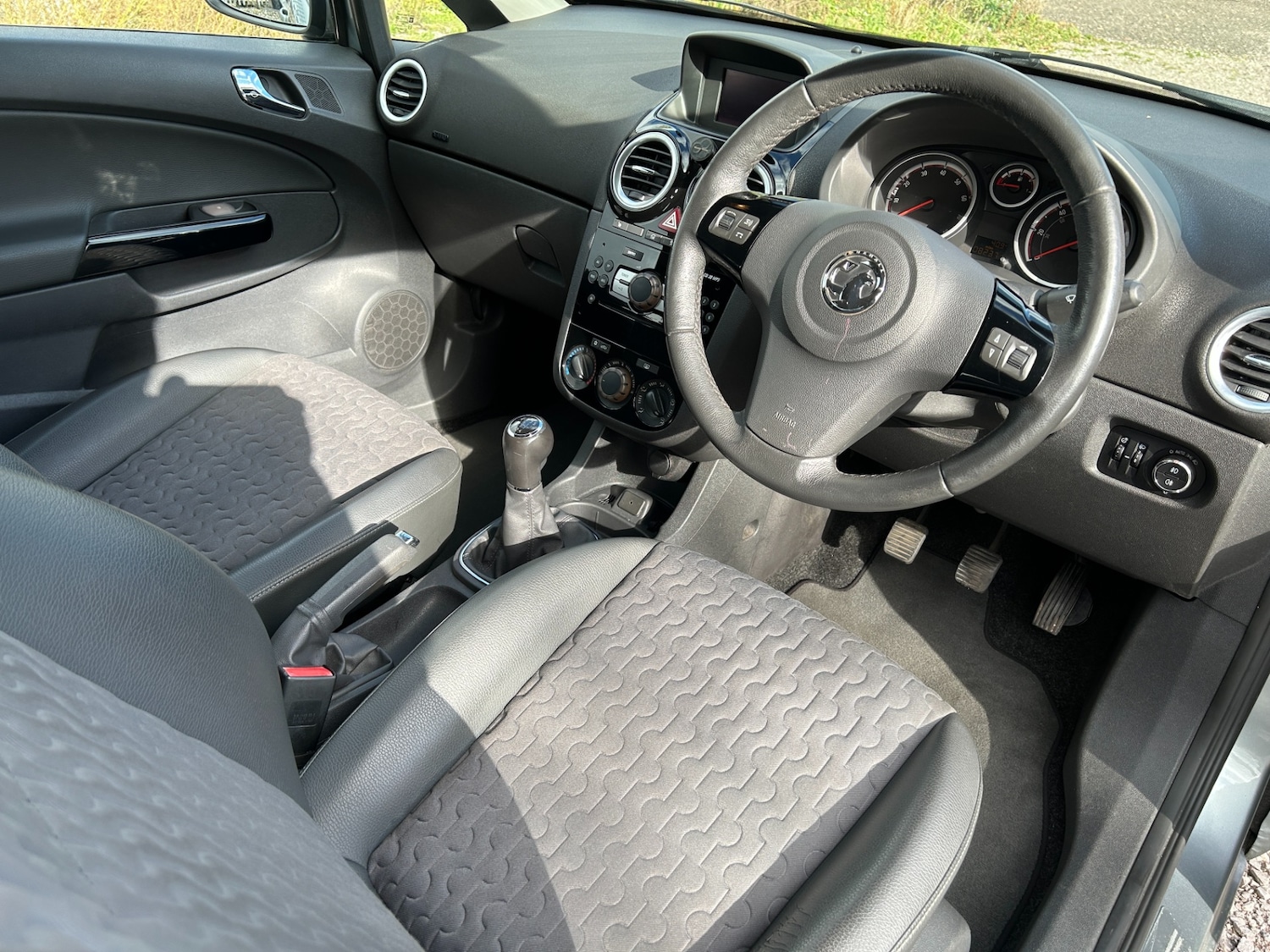 Used Vauxhall Corsa 2013 for sale - 76366755: Photo 5