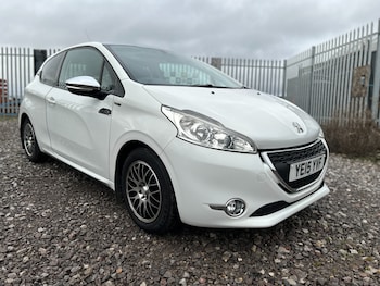 Used Peugeot 208 2015 for sale - 77300703: Photo