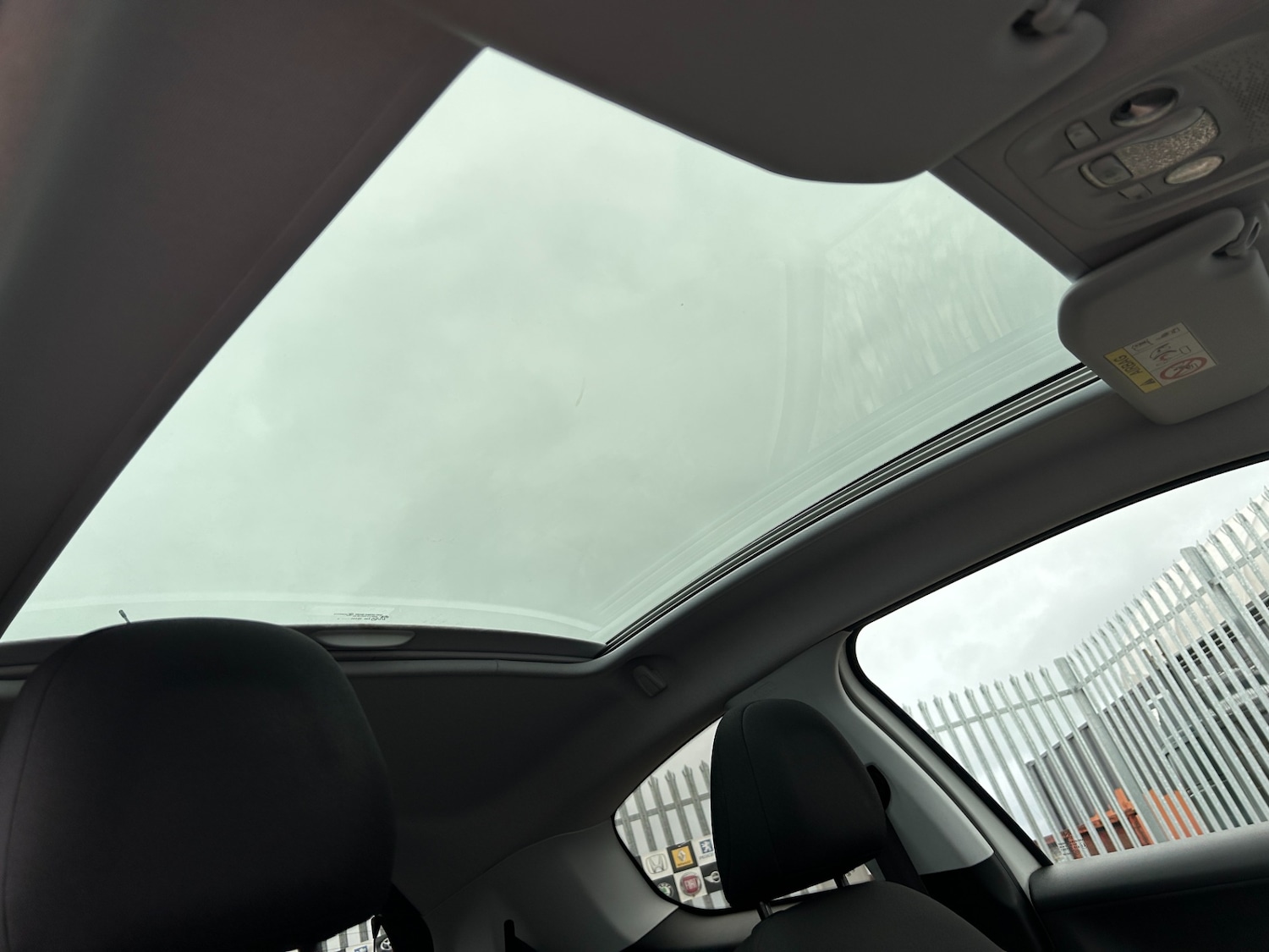 Used Peugeot 208 2015 for sale - 77300703: Photo 6