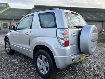 Used Suzuki Grand Vitara 2010 for sale - 76961193: Photo