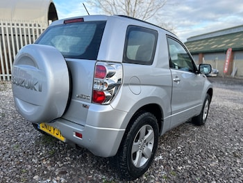 Used Suzuki Grand Vitara 2010 for sale - 76961193: Photo