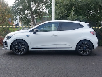 Used Renault Clio 2023 for sale - 76343356: Photo 4
