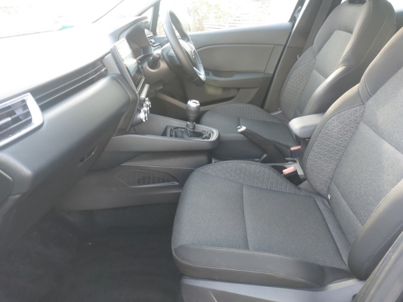 Used Renault Clio 2021 for sale - 76907032: Photo 5