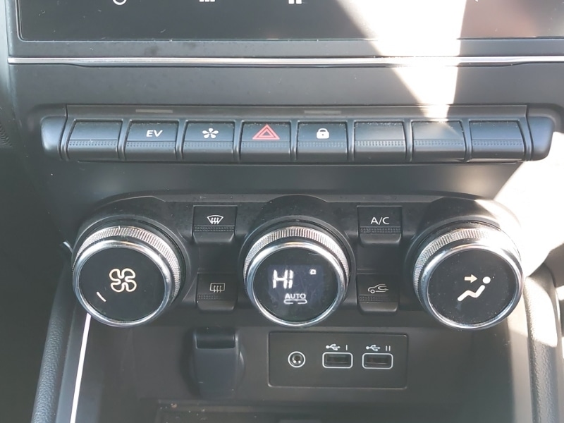 Used Renault Clio 2024 for sale - 78032637: Photo 17