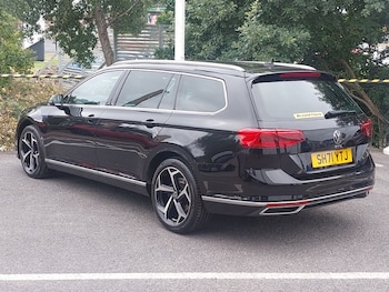 Used Volkswagen Passat 2022 for sale - 75664013: Photo