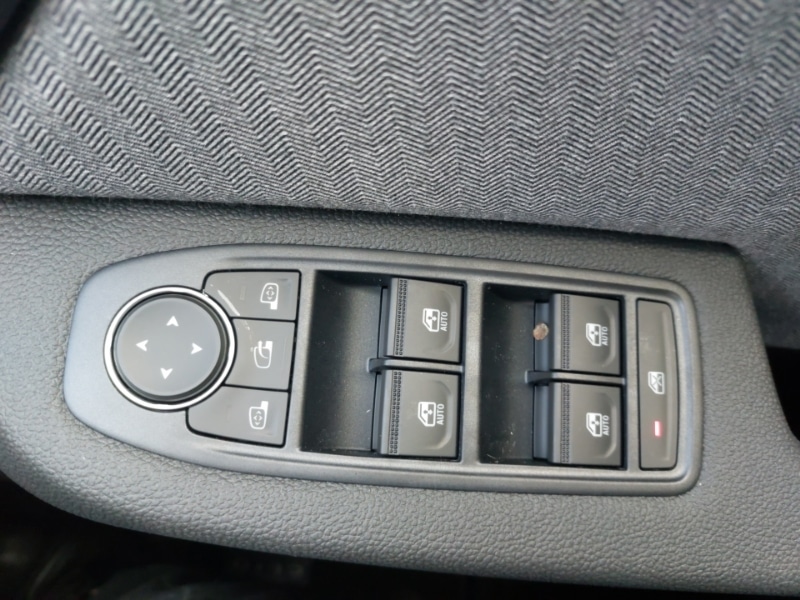 Used Renault Clio 2025 for sale - 76893410: Photo 12