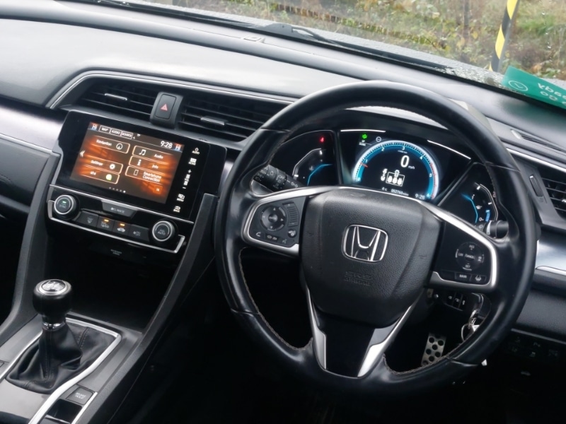 Used Honda Civic 2018 for sale - 76834232: Photo 7