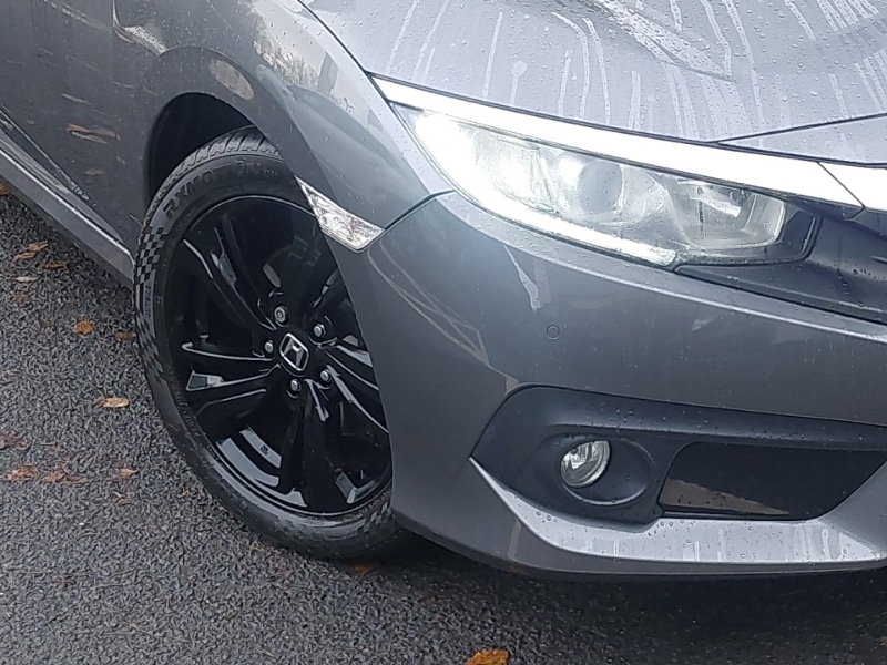 Used Honda Civic 2018 for sale - 76834232: Photo 9