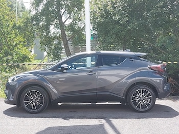 Used Toyota C-HR 2019 for sale - 79368161: Photo