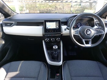 Used Renault Clio 2023 for sale - 77750678: Photo