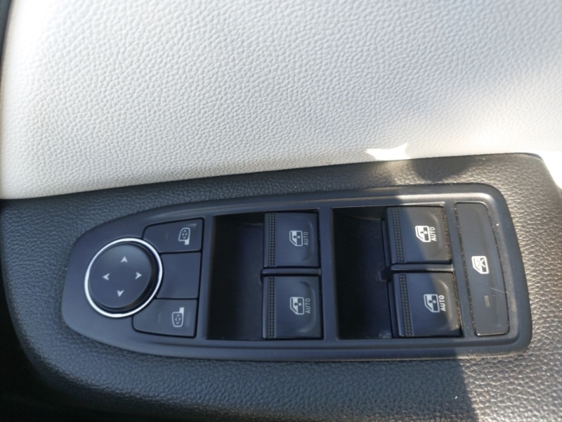 Used Renault Clio 2023 for sale - 77837445: Photo 16