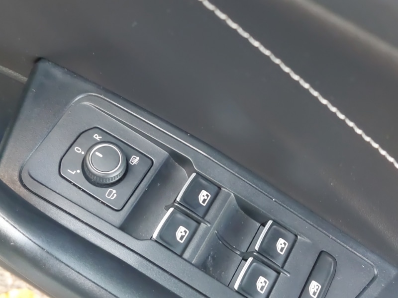 Used Volkswagen T-Roc 2022 for sale - 76983139: Photo 16