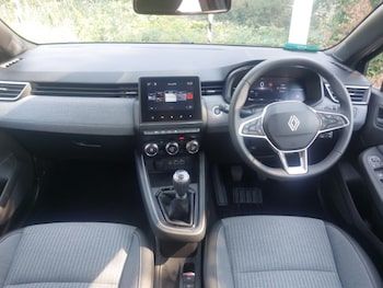 Used Renault Clio 2025 for sale - 79200917: Photo