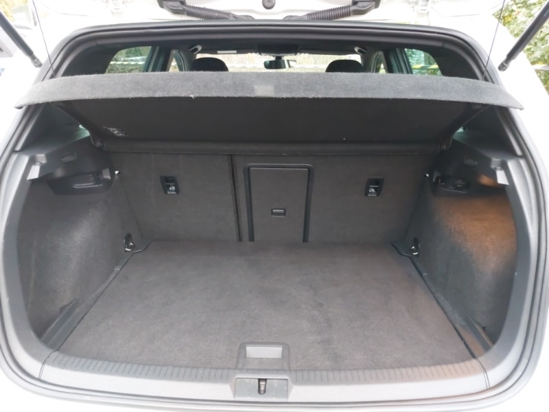 Used Volkswagen Golf 2018 for sale - 76548770: Photo 8