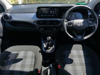 Used Hyundai i10 2023 for sale - 79368160: Photo