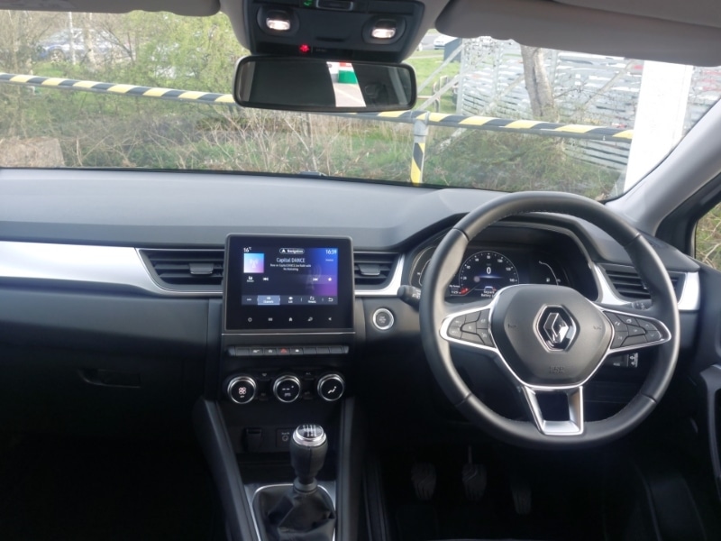Used Renault Captur 2023 for sale - 77987749: Photo 2