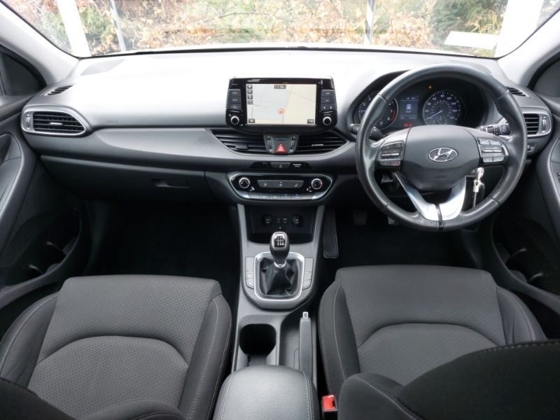 Used Hyundai i30 2018 for sale - 77024487: Photo 2