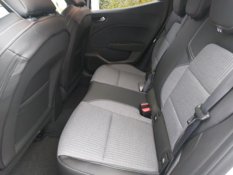 Used Renault Clio 2025 for sale - 76879904: Photo 6