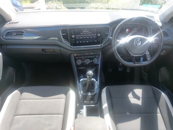 Used Volkswagen T-Roc 2018 for sale - 78312172: Photo