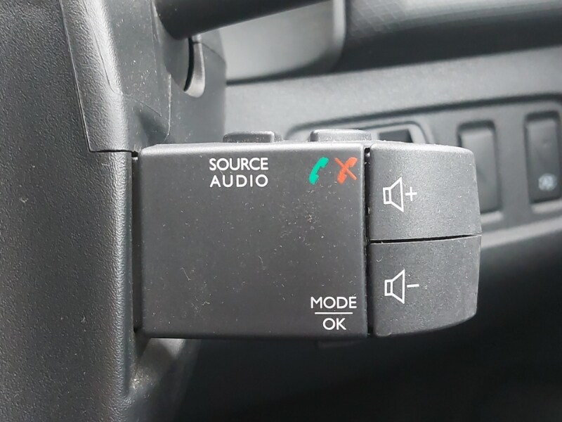 Used Renault Clio 2019 for sale - 77852300: Photo 19