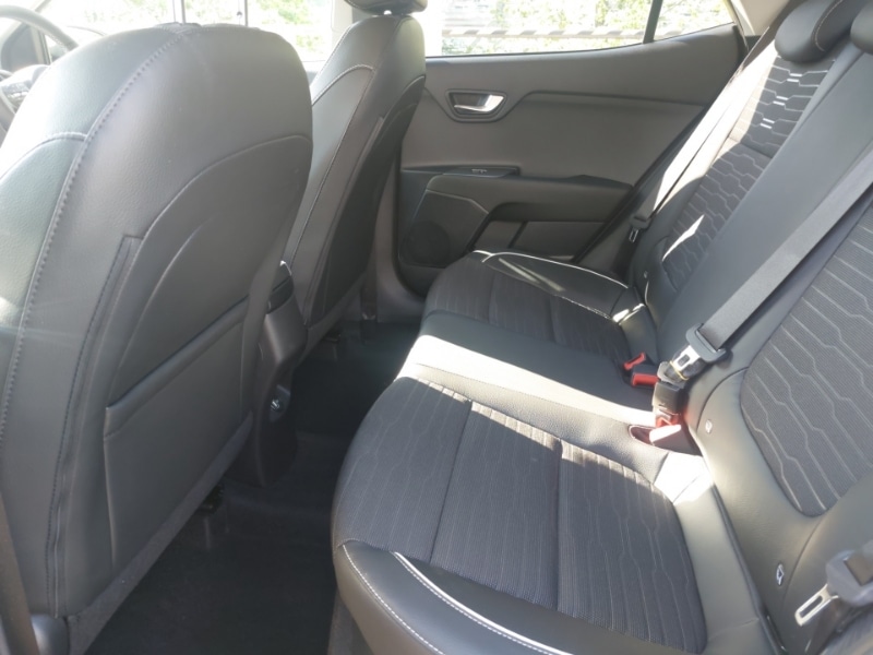 Used Kia Stonic 2024 for sale - 76066491: Photo 6