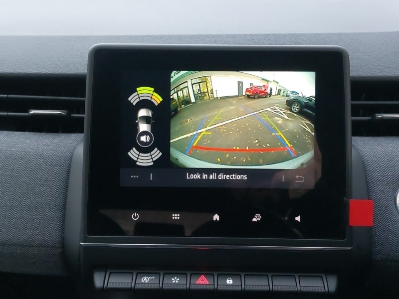 Used Renault Clio 2025 for sale - 76879898: Photo 11