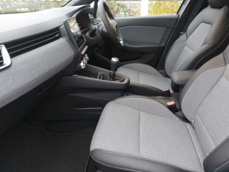 Used Renault Clio 2025 for sale - 76879898: Photo 5