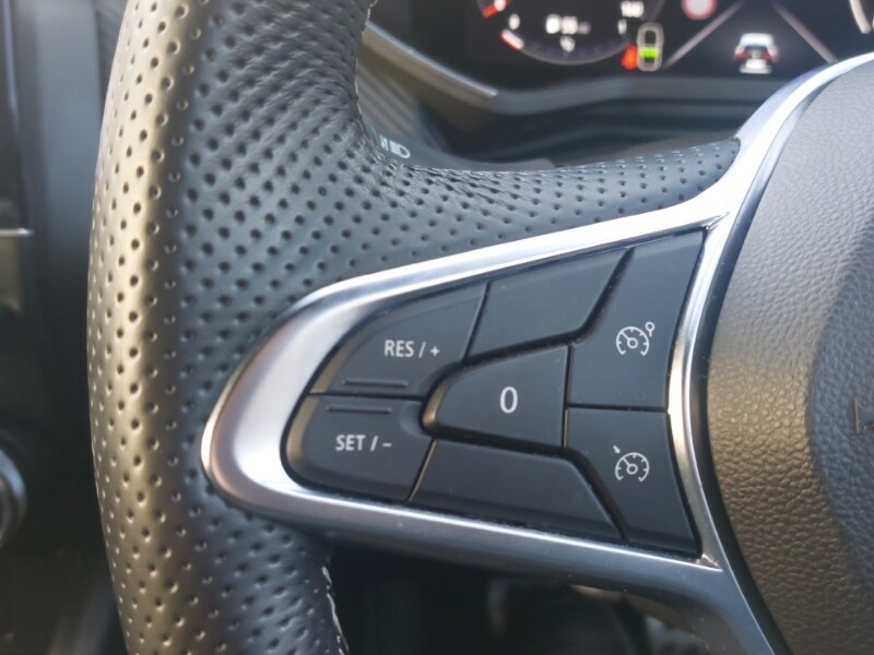 Used Renault Clio 2023 for sale - 77352523: Photo 15