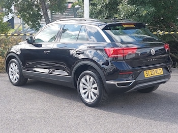Used Volkswagen T-Roc 2020 for sale - 75652619: Photo