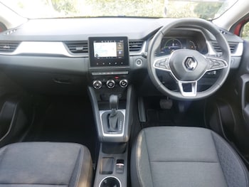 Used Renault Captur 2023 for sale - 75617925: Photo