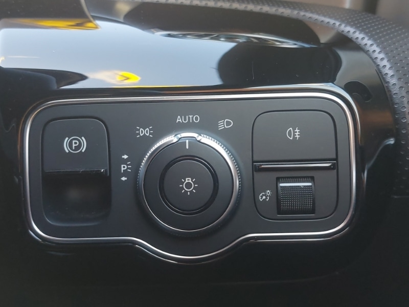 Used Mercedes-Benz A-Class 2018 for sale - 76940565: Photo 16