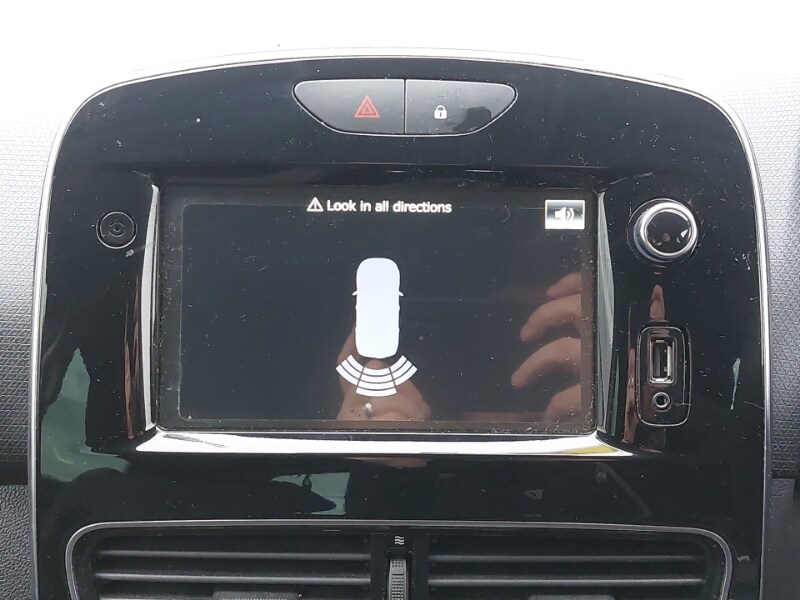 Used Renault Clio 2019 for sale - 77964128: Photo 11