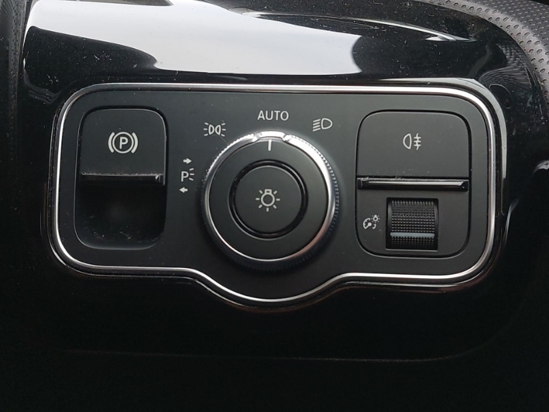 Used Mercedes-Benz A-Class 2018 for sale - 77472186: Photo 14