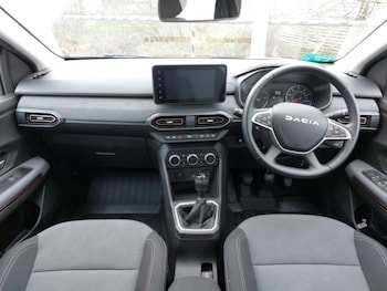 Used Dacia Sandero Stepway 2025 for sale - 77663810: Photo