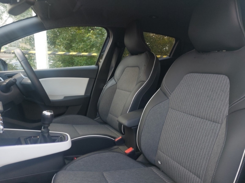 Used Renault Clio 2022 for sale - 76369607: Photo 5