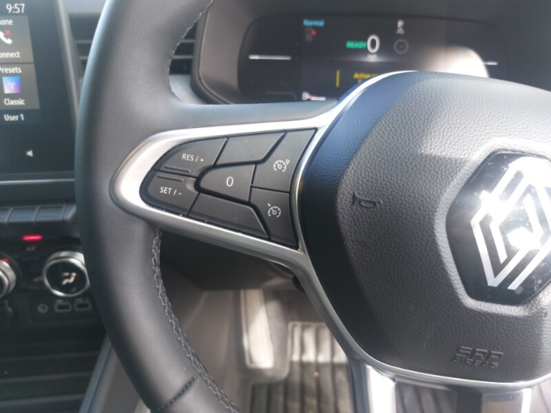 Used Renault Clio 2024 for sale - 76736820: Photo 14